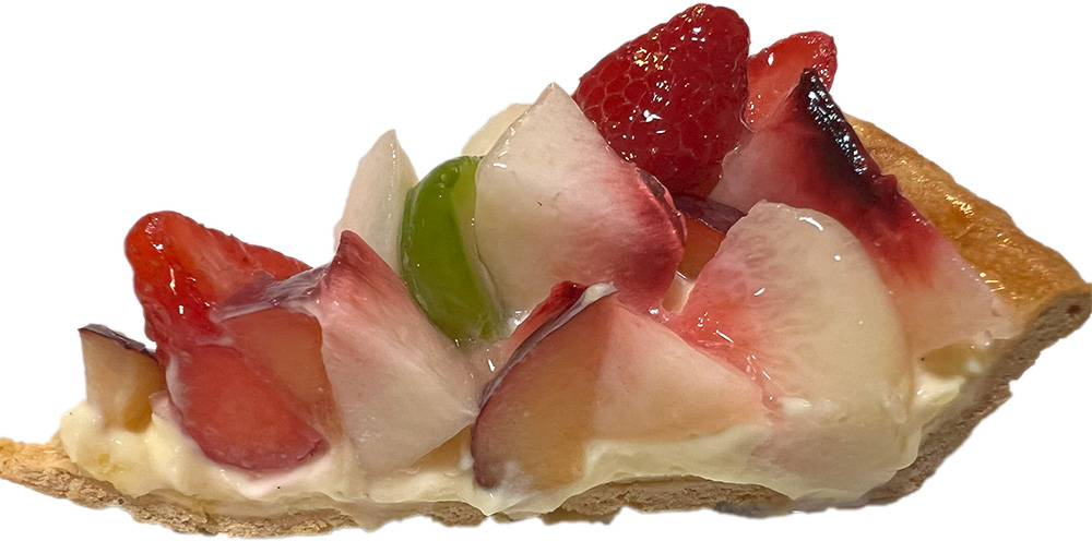 桃と夏の果実のタルト